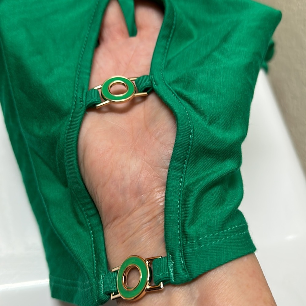 Cable & Gauge Green Cold Shoulder Top - Picture 8 of 11